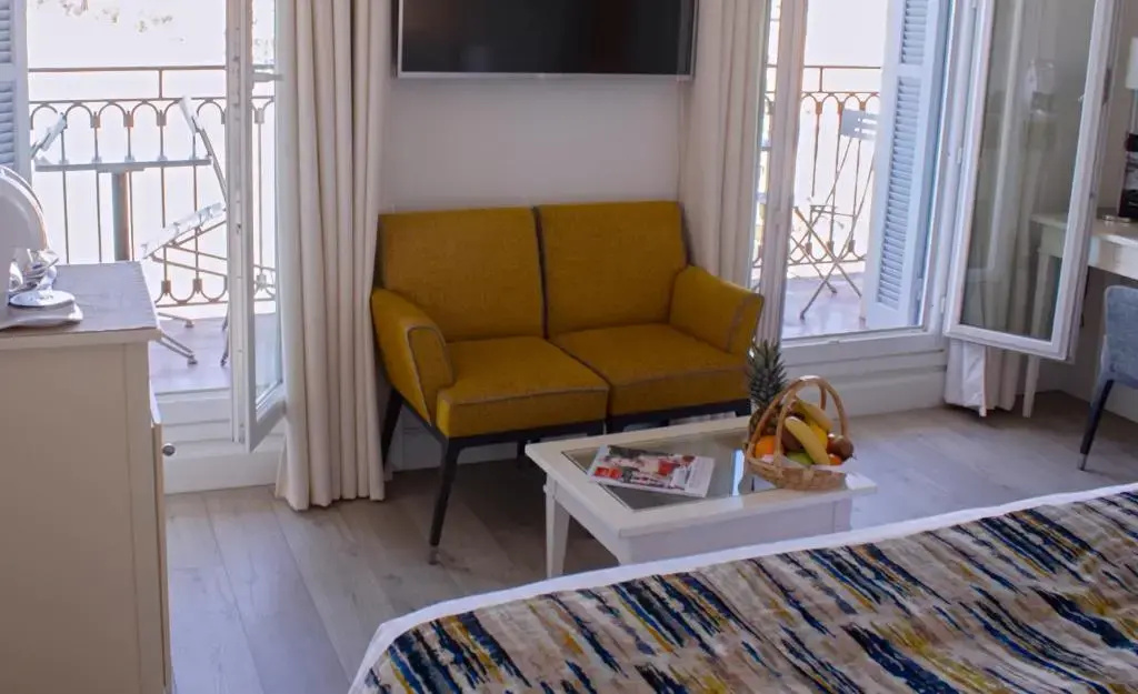 Double Suite (twin beds)