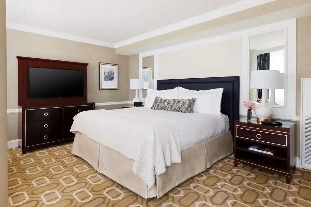Greenway Double Suite with city view (full double bed)