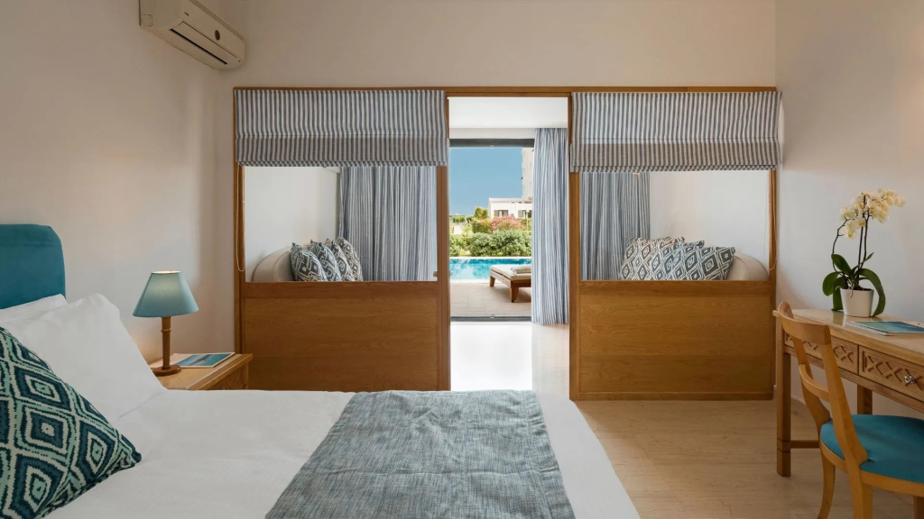 Private Pool Double Family room (full double bed)