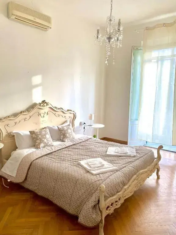 Double room (full double bed)