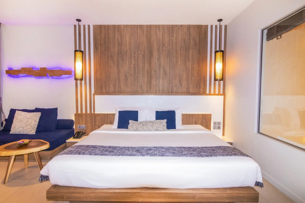 Deluxe Double room (full double bed)