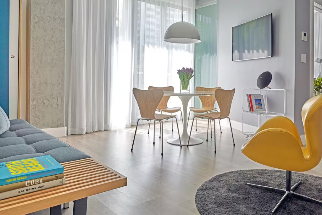 1 Bedroom Corner Double Suite with balcony (full double bed)