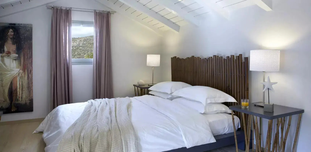 3 Bedrooms Eleni Villa