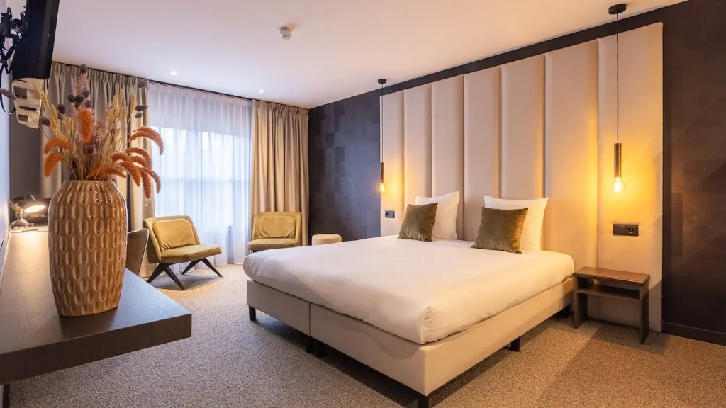 Honeymoon Double Suite (full double bed)