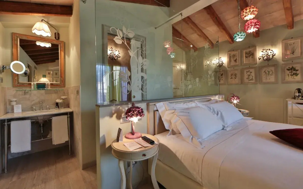 Двухместный полулюкс The Botany двуспальная кровать в Hotel Ville sull'Arno