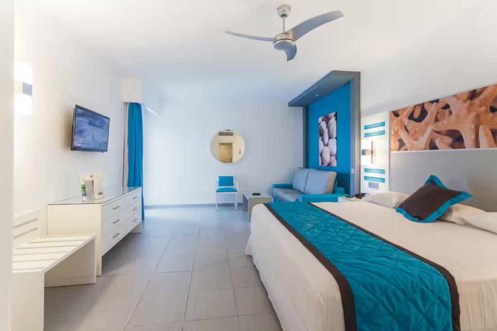 2 Bedrooms Family room