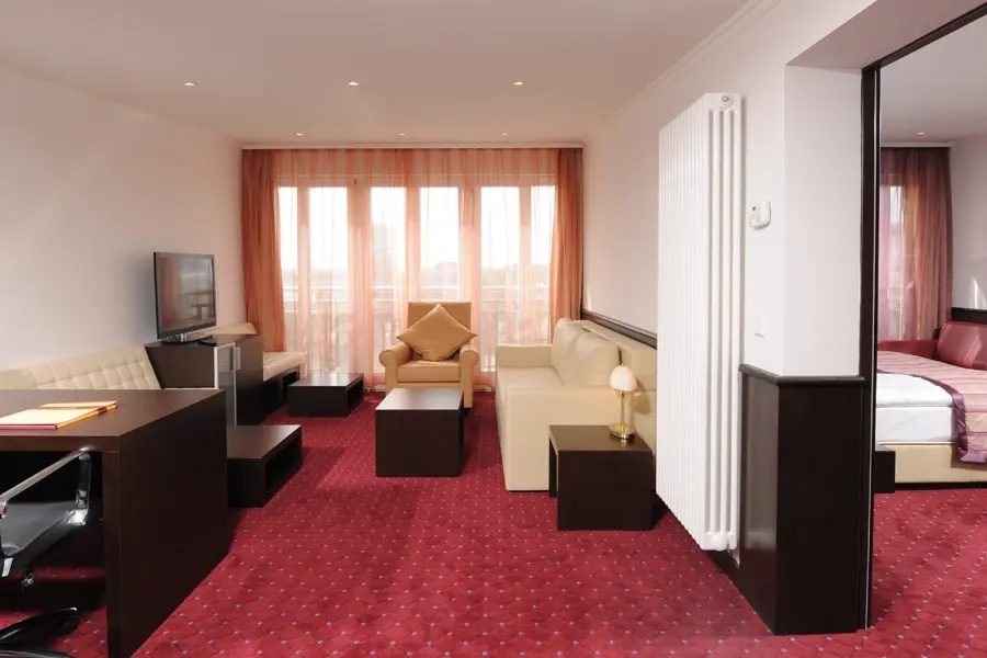 Double Suite (full double bed)