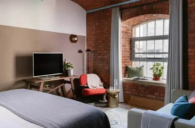 Double Studio (full double bed)