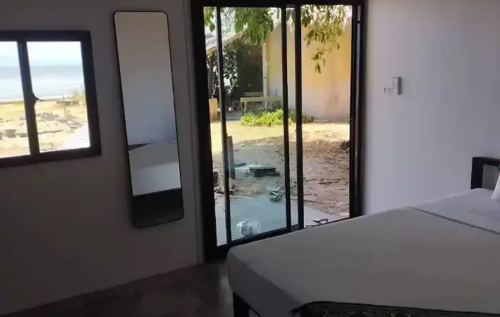 Deluxe Double Beach Bungalow A/C (full double bed)