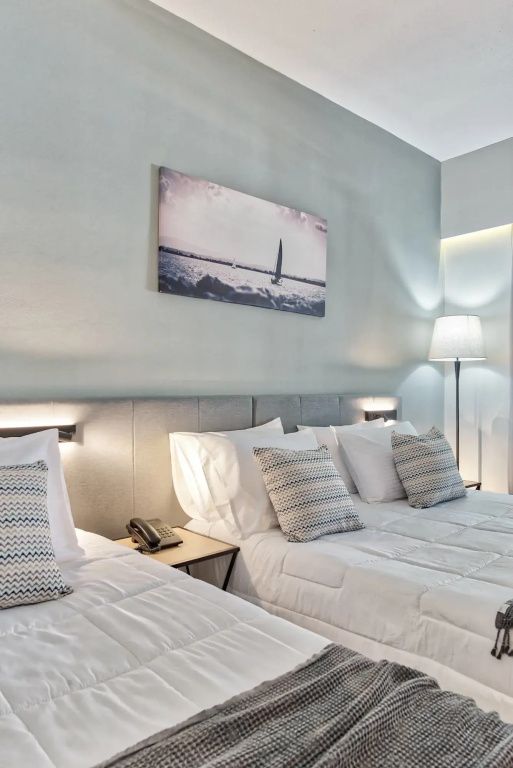 Premium Triple room with pool view