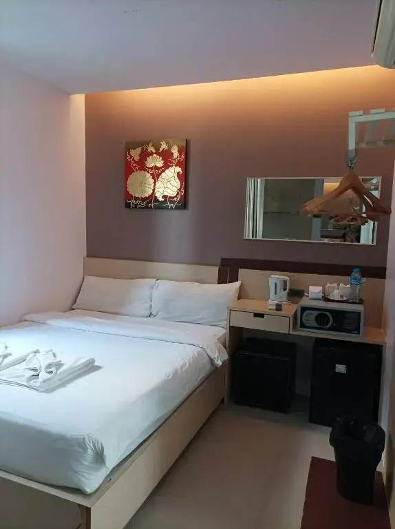 Standard Double room (full double bed)