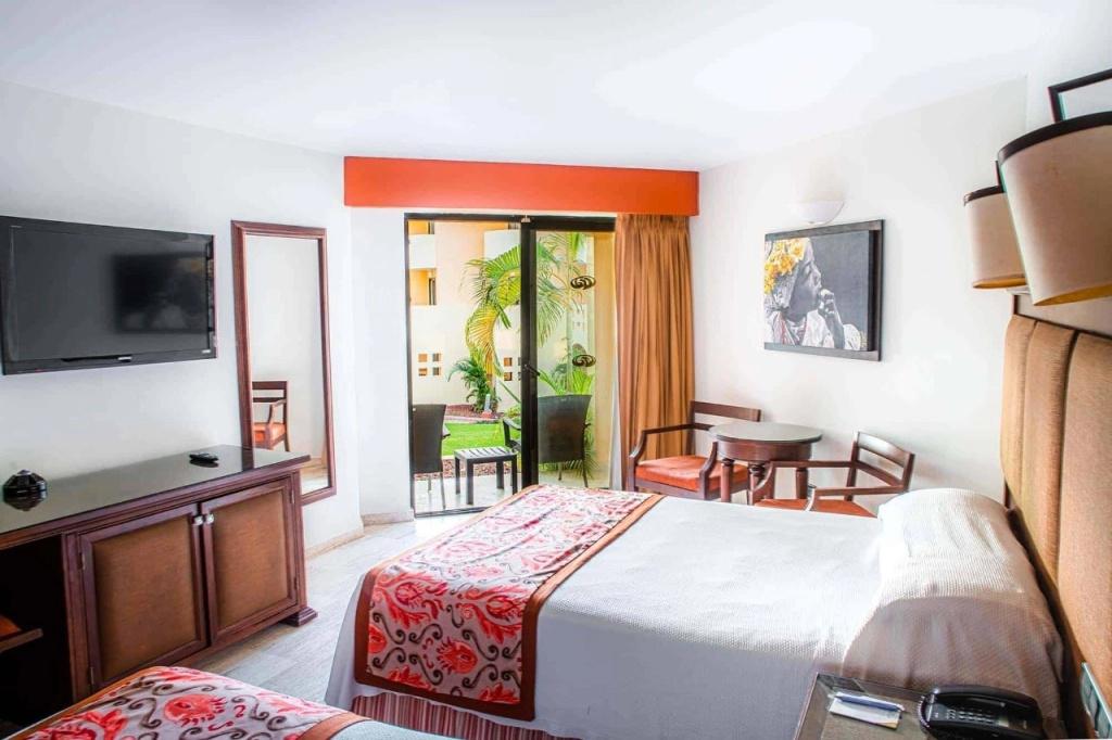 Deluxe Double room with garden view (full double bed)