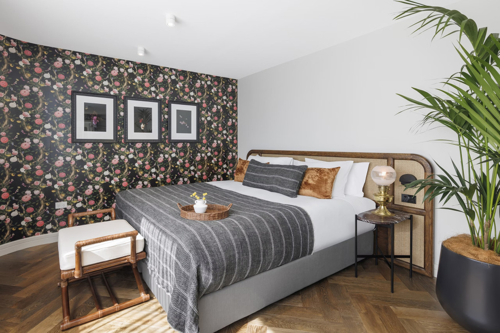 The Lizzy Double Suite (full double bed)