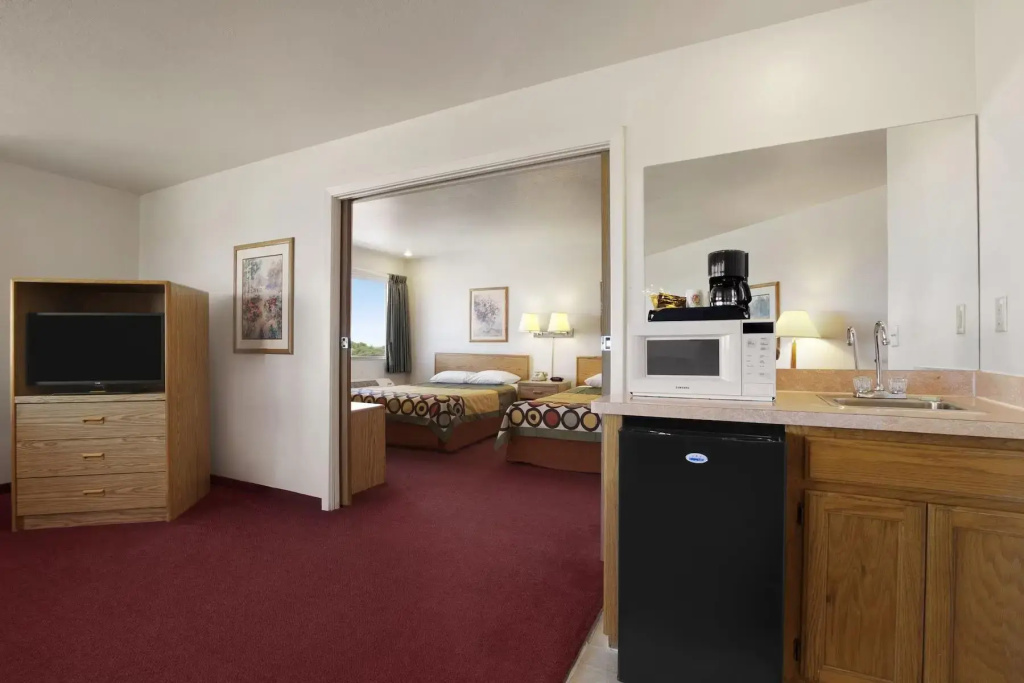 1 Bedroom Quadruple Suite