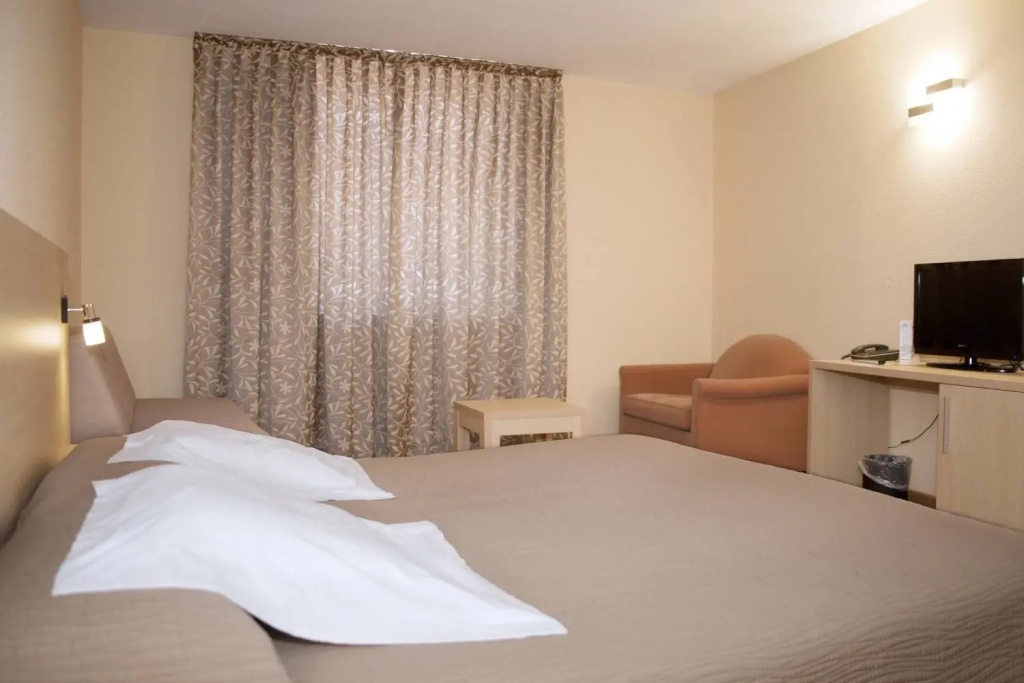 Double room with Spa Access (full double bed)