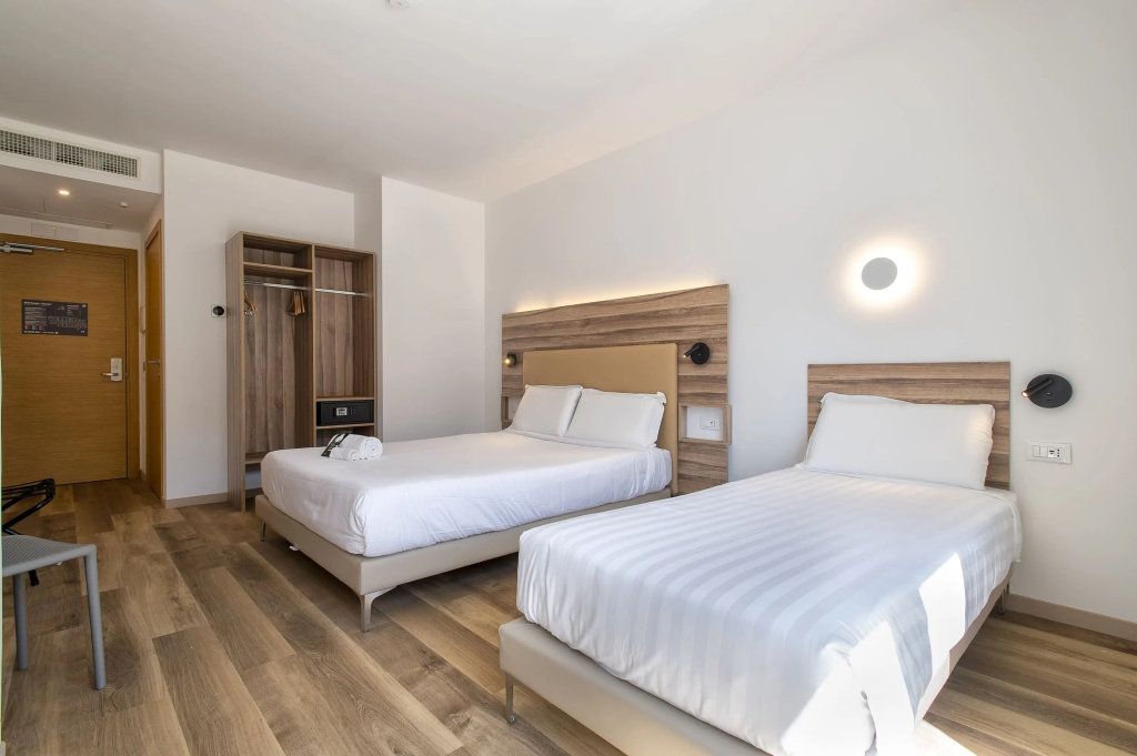 Triple room