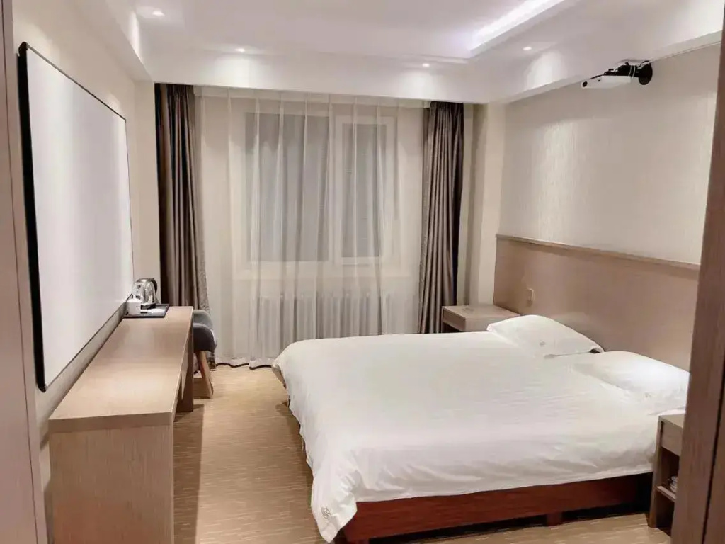 Audio-Visual Equipments Double room (full double bed)