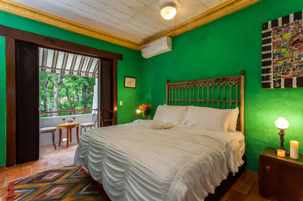 Hansel Double room (full double bed)
