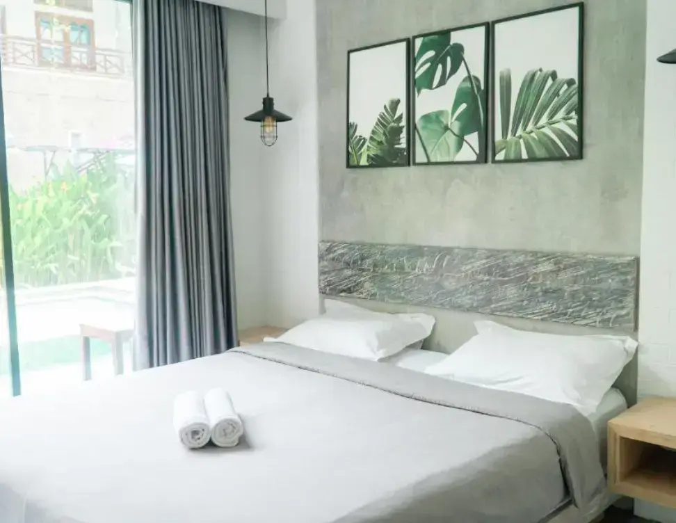 Deluxe with Pool Access Double room (full double bed)
