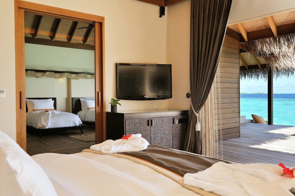 Ocean Sunset Family Suite