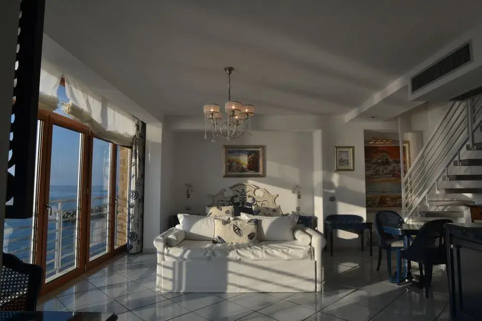 Europa Suite