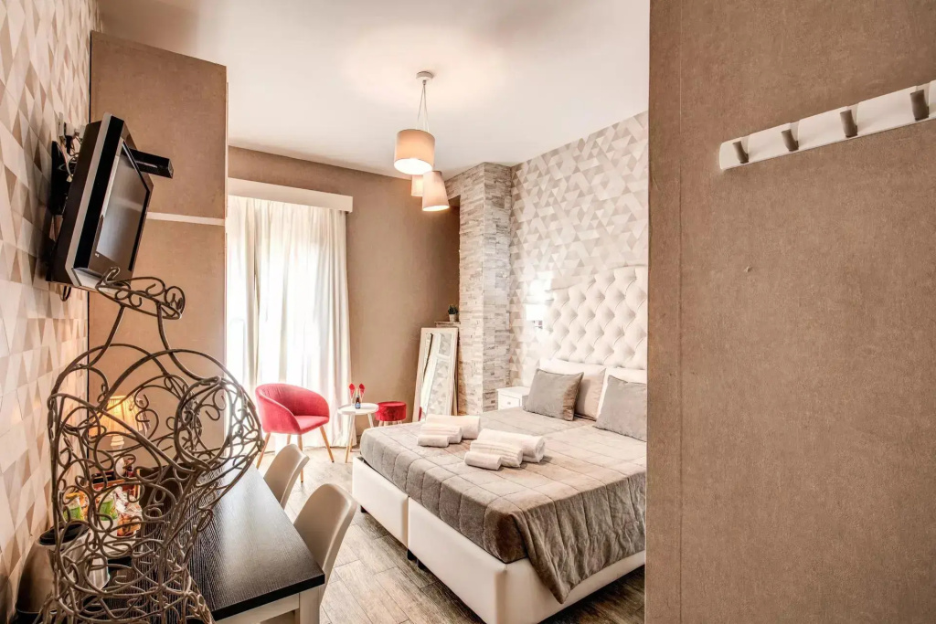Double room (full double bed)