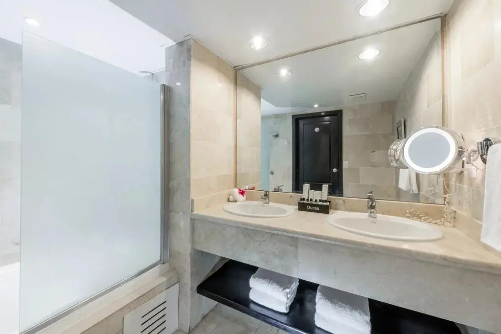 Ocean Blue & Sand Beach Resort - All Inclusive - Chambres