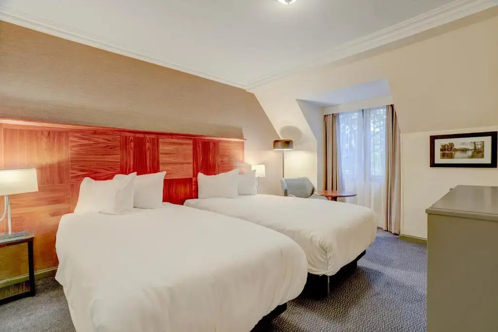 Sunday London Staines-upon-Thames Heathrow T5 - Chambres