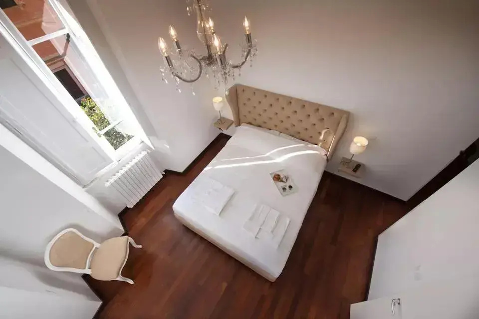Double room (full double bed)