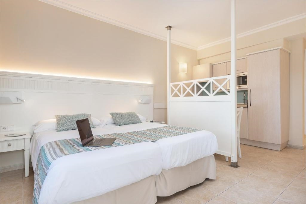 Double Studio (twin beds)