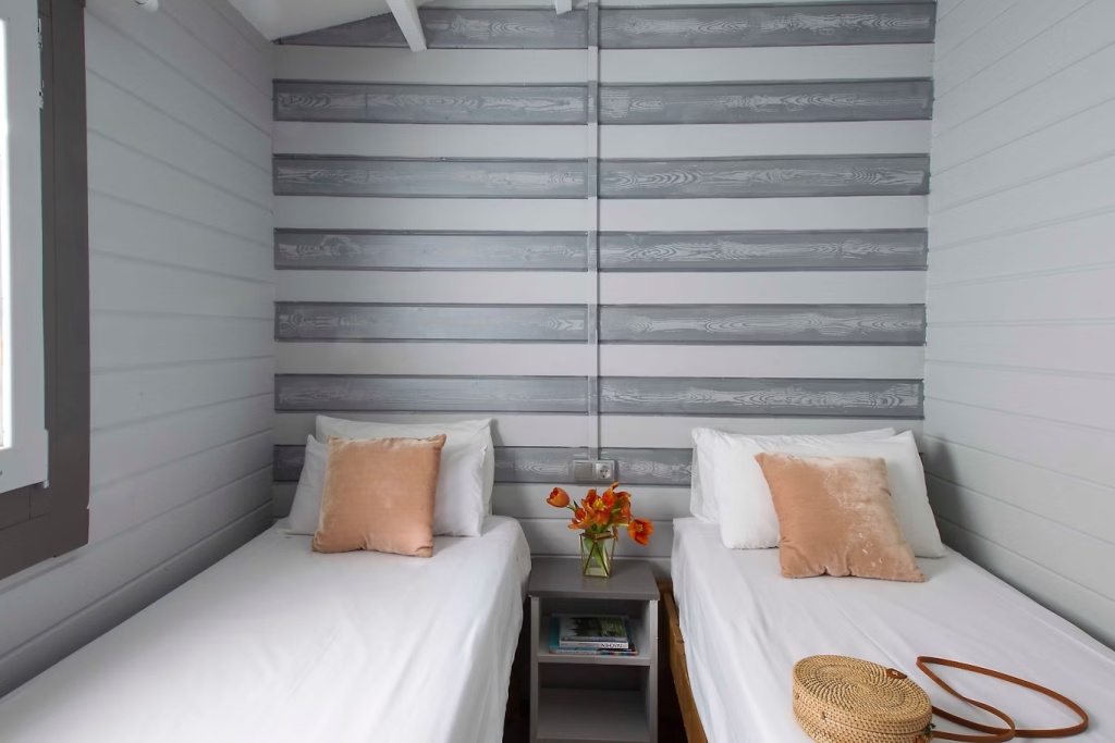 Tamarit room