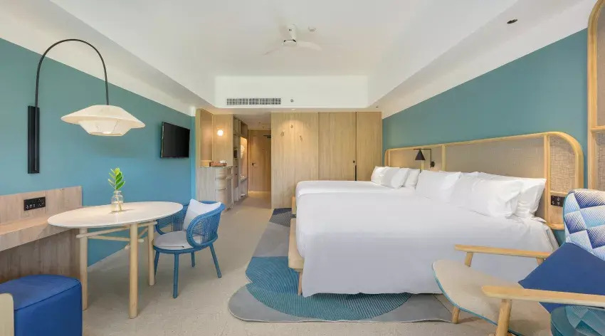 Номер Premium Deluxe с видом на бассейн в Centara Karon Resort Phuket