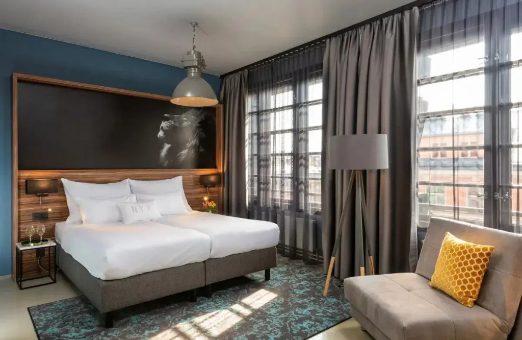 Space Double room (full double bed)