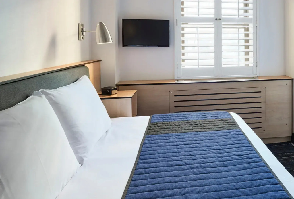 Double Pod (full double bed)