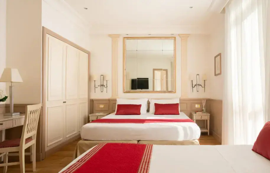 Triple room