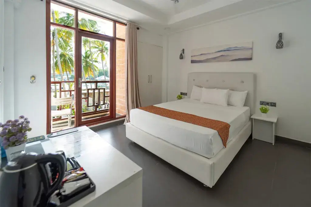 Double room with sea view (full double bed)