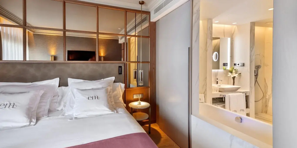 Deluxe Family room