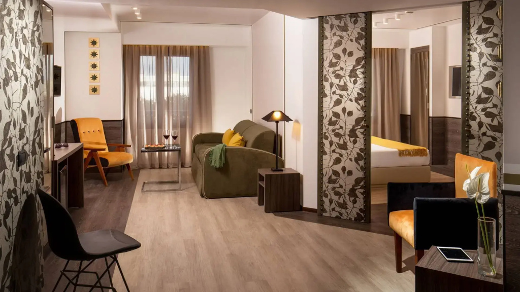 Double Junior Suite (full double bed)