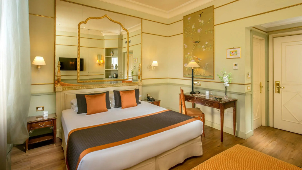 Superior Double room (full double bed)