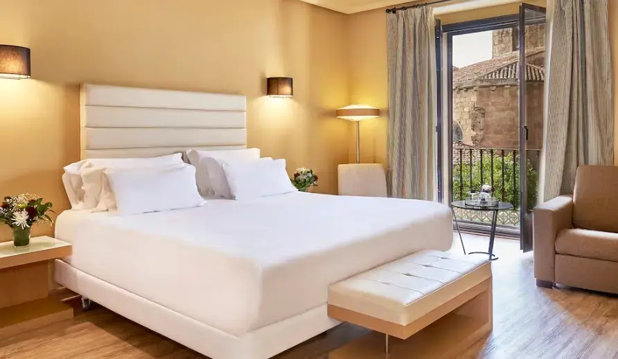 Premium Double room with view (full double bed)