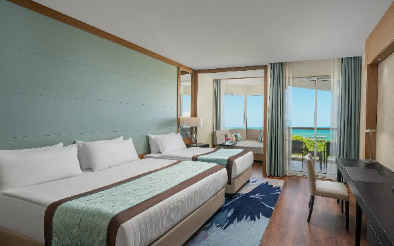 Superior room with partial sea view