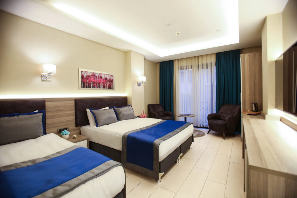 Standard Triple room