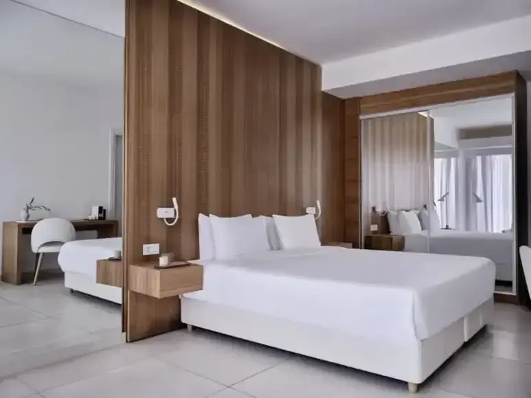 Double Junior Suite with sea view (full double bed)