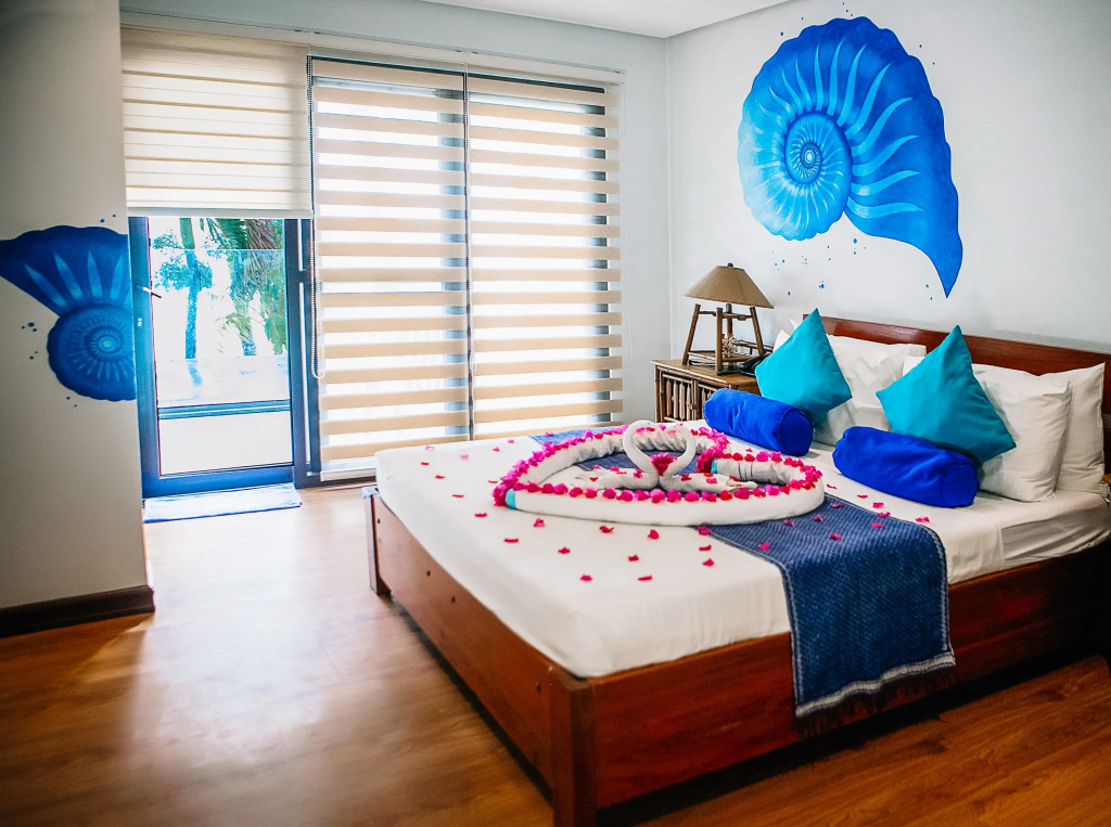 Suite B Double with ocean view (full double bed)
