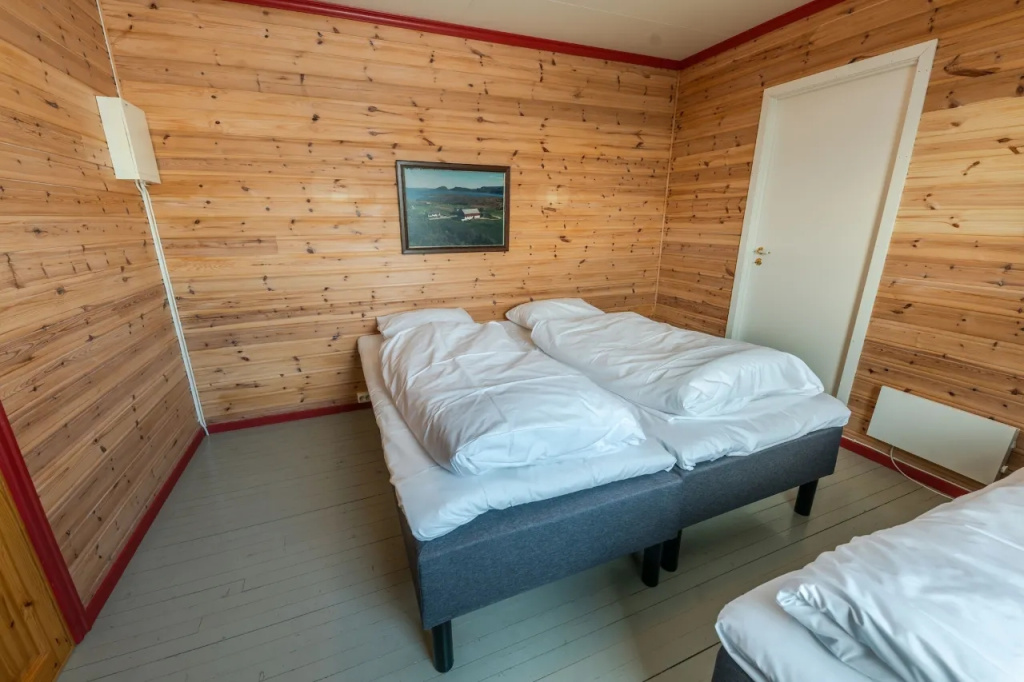 2 Bedrooms Liv Apartment