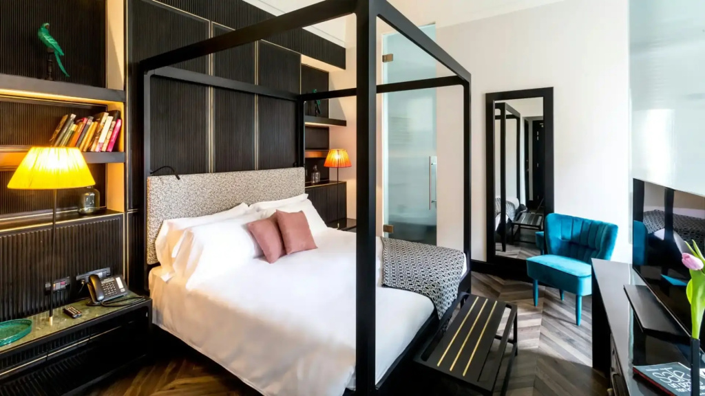 Terrace Double Suite (full double bed)
