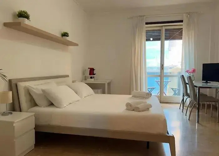 Double room with balcony (full double bed)
