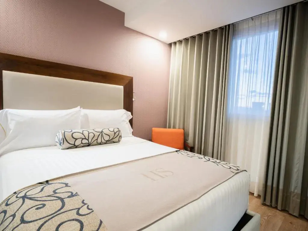 Double Junior Suite full double bed