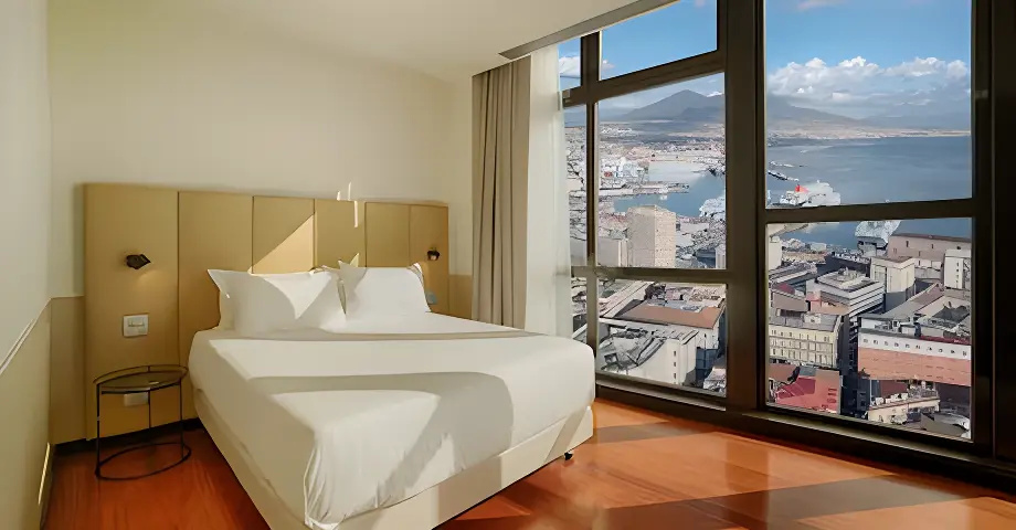 Double Suite with panoramic view (full double bed)