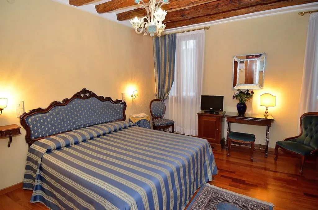 Standard Double room (full double bed)